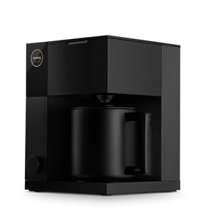 Černý kávovar s moderním designem pro přesnost, součást kávovarů, EspressoGear, Fellow, Nejnovější zprávy, vše o kávě.